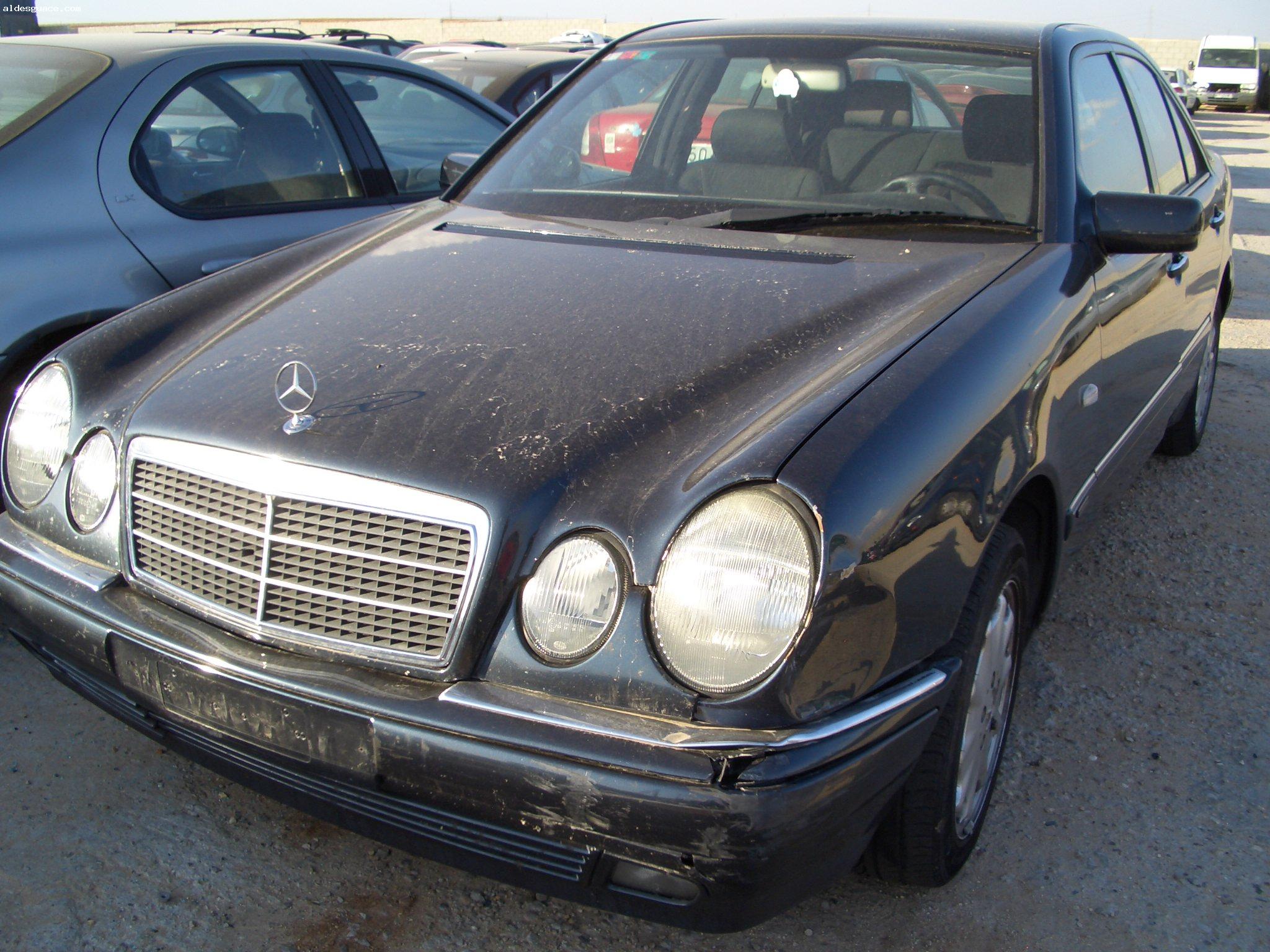 MERCEDES W210